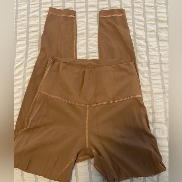 [SOLD] Align Leggings 25” Java Size 6 - Picture 5 of 5